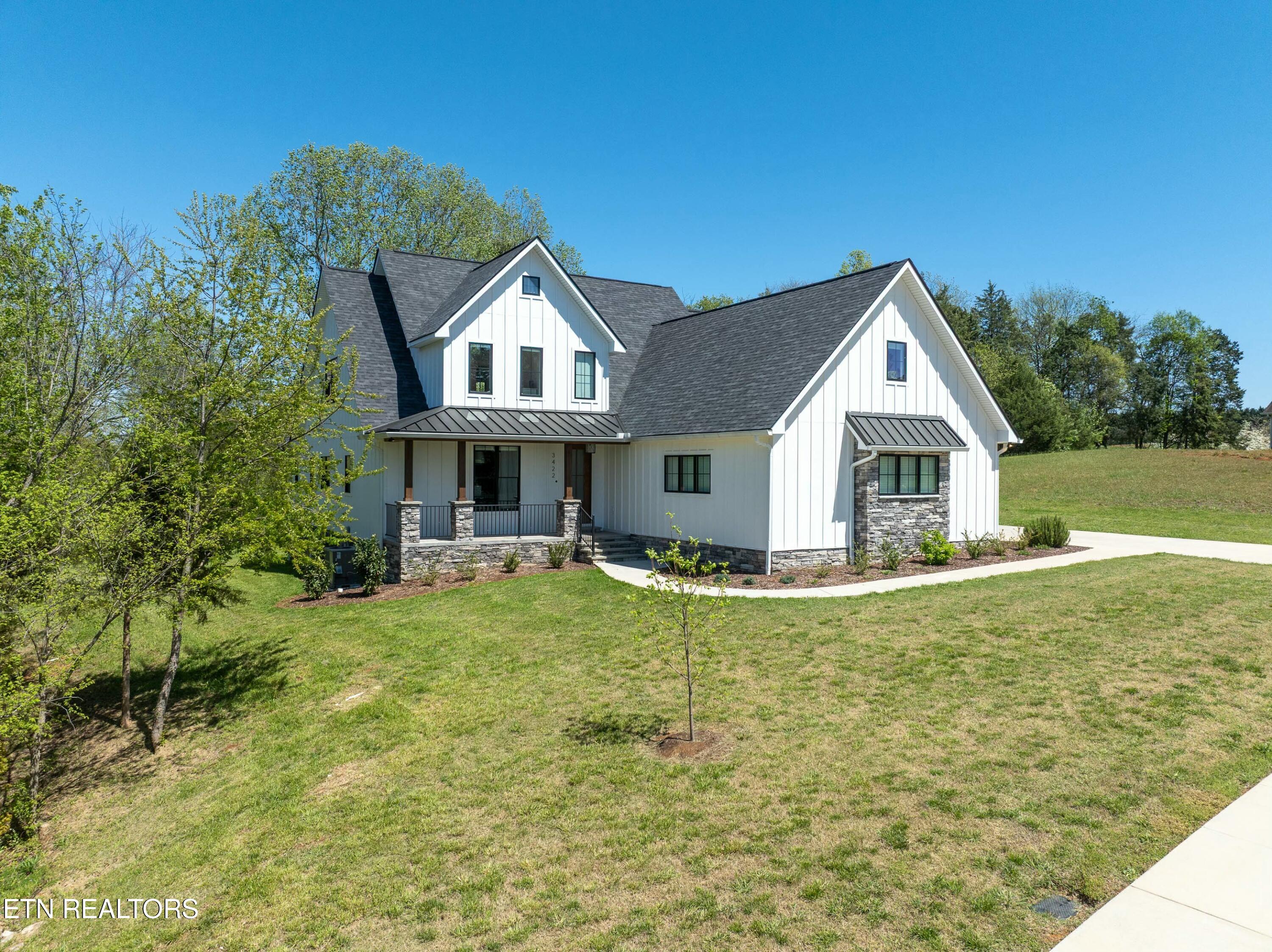 3422 Helmsley Court
