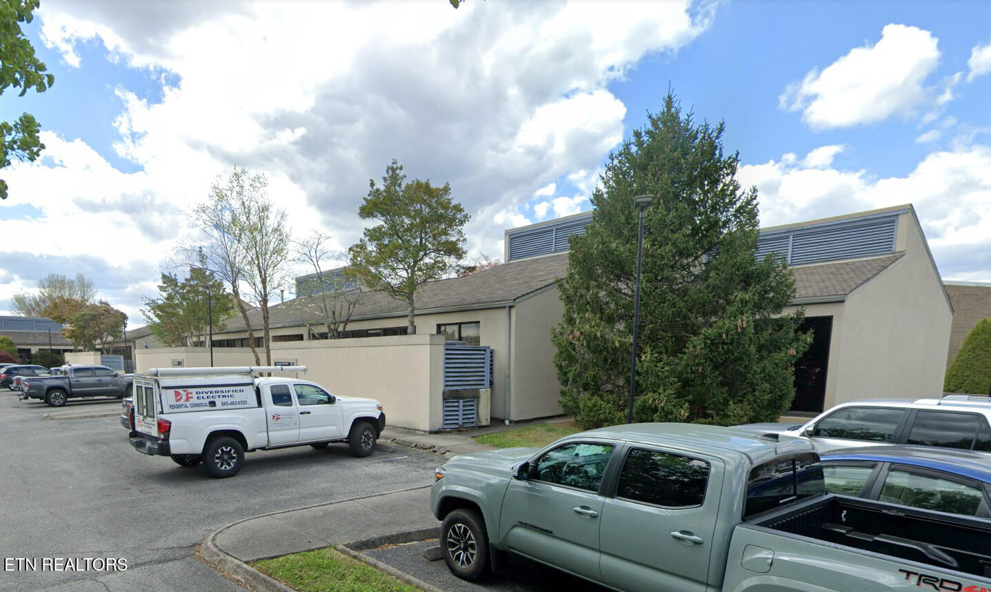 150 E Division Rd 2