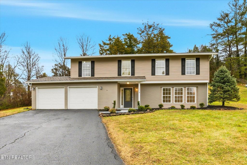 Photo of 1318 Walters Drive, Morristown, TN 37814 (MLS # 1326490)