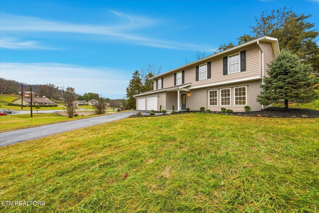 Photo of 1318 Walters Drive, Morristown, TN 37814 (MLS # 1326490)