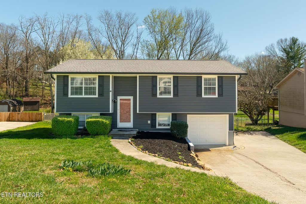 Photo of 7536 Inverrary Circle, Knoxville, TN 37918 (MLS # 1332889)