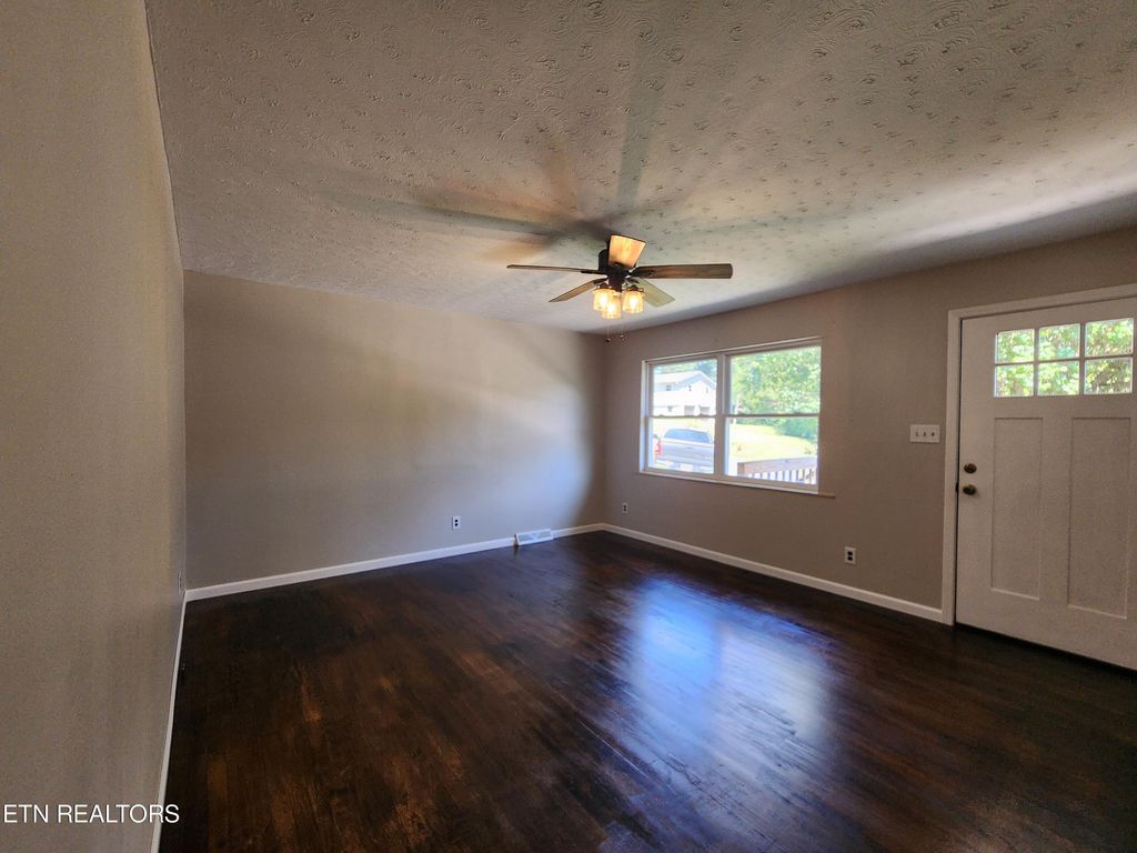 Photo of 133 Pine Ridge Rd, Heiskell, TN 37754 (MLS # 1274722)