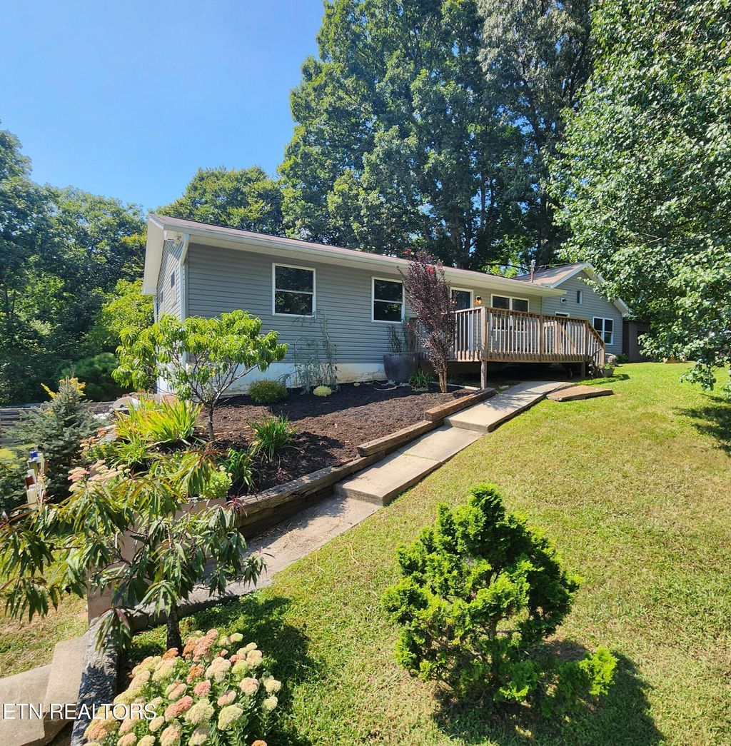 Photo of 133 Pine Ridge Rd, Heiskell, TN 37754 (MLS # 1274722)