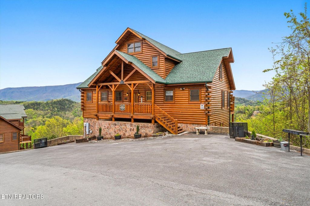 Photo of 2722 Mountain Preserve Drive, Sevierville, TN 37862 (MLS # 1321621)