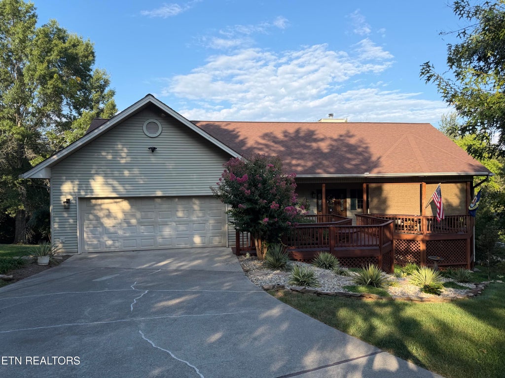 Photo of 415 Seminole Place, Loudon, TN 37774 (MLS # 1353993)