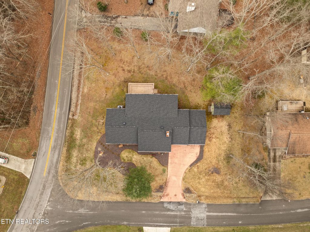 Photo of 176 Dovenshire Drive, Crossville, TN 38558 (MLS # 1331267)