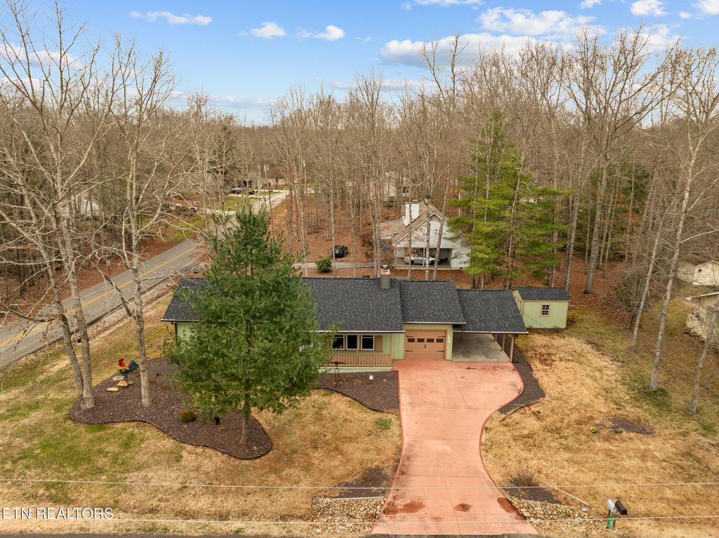 Photo of 176 Dovenshire Drive, Crossville, TN 38558 (MLS # 1331267)