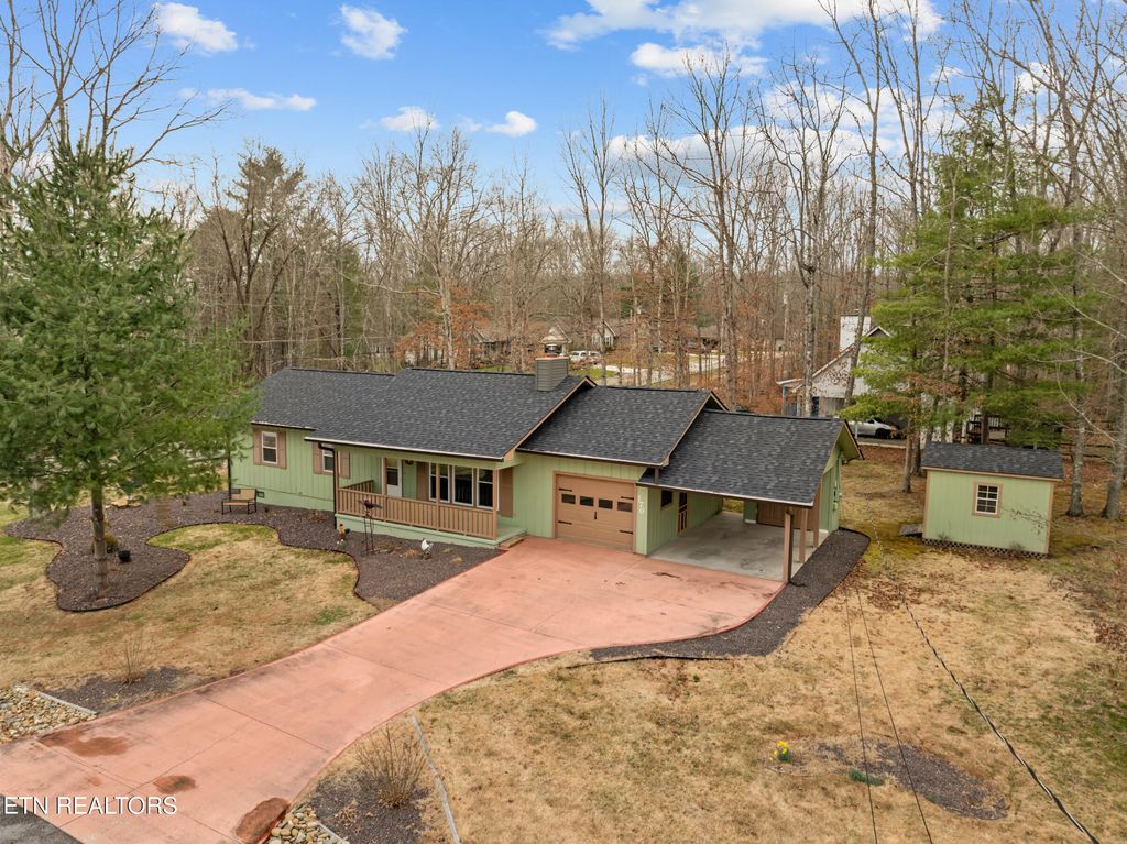 Photo of 176 Dovenshire Drive, Crossville, TN 38558 (MLS # 1331267)