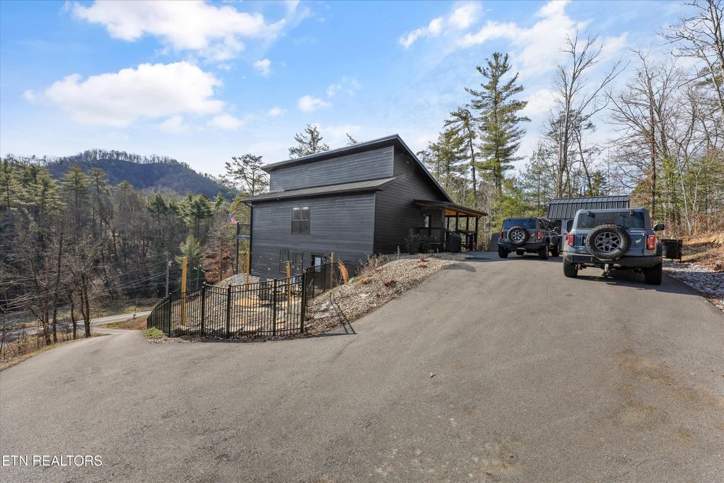 Photo of 2630 Waldens Creek Rd, Sevierville, TN 37862 (MLS # 1329808)