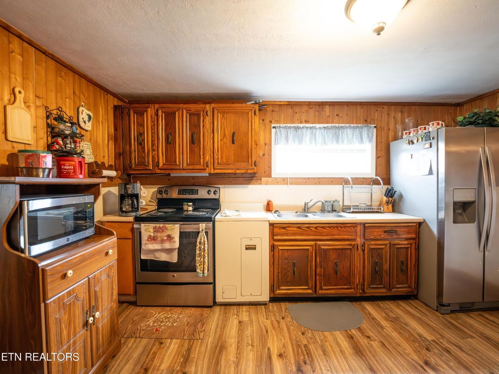 Photo of 5699 Nashville Hwy, Deer Lodge, TN 37726 (MLS # 1288813)