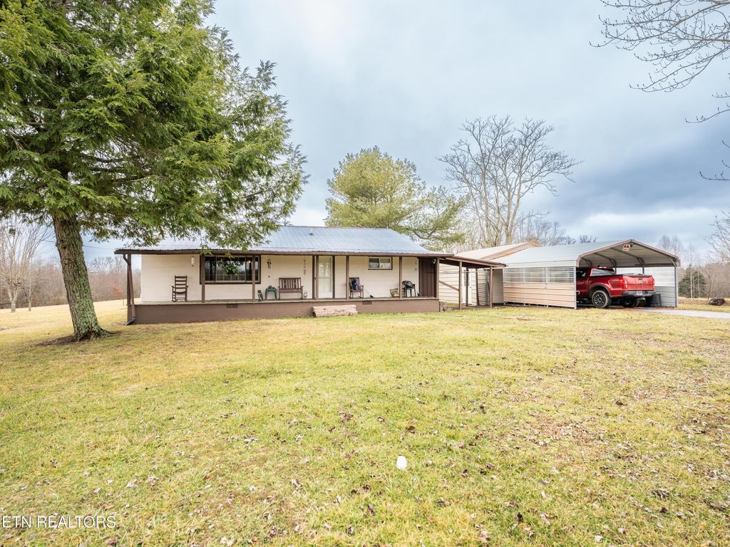 Photo of 5699 Nashville Hwy, Deer Lodge, TN 37726 (MLS # 1288813)
