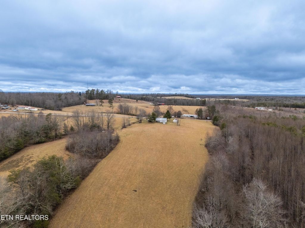Photo of 5699 Nashville Hwy, Deer Lodge, TN 37726 (MLS # 1288813)