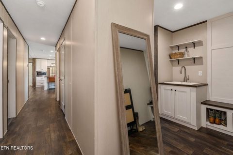 Tiny photo for 413 Whitaker St, Tazewell, TN 37879 (MLS # 1340560)