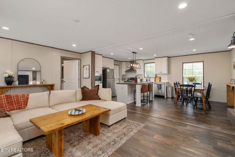 Tiny photo for 413 Whitaker St, Tazewell, TN 37879 (MLS # 1340560)