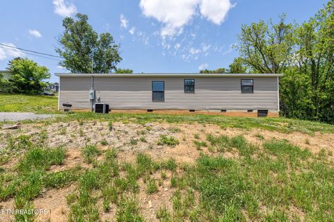 Tiny photo for 413 Whitaker St, Tazewell, TN 37879 (MLS # 1340560)
