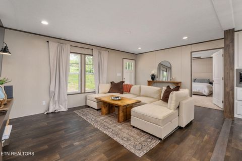 Tiny photo for 413 Whitaker St, Tazewell, TN 37879 (MLS # 1340560)