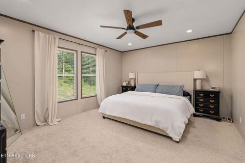 Tiny photo for 413 Whitaker St, Tazewell, TN 37879 (MLS # 1340560)