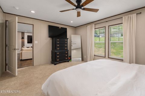 Tiny photo for 413 Whitaker St, Tazewell, TN 37879 (MLS # 1340560)