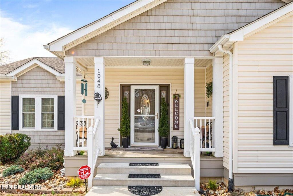 Photo of 1048 Deerfield Way, LaFollette, TN 37766 (MLS # 1326600)