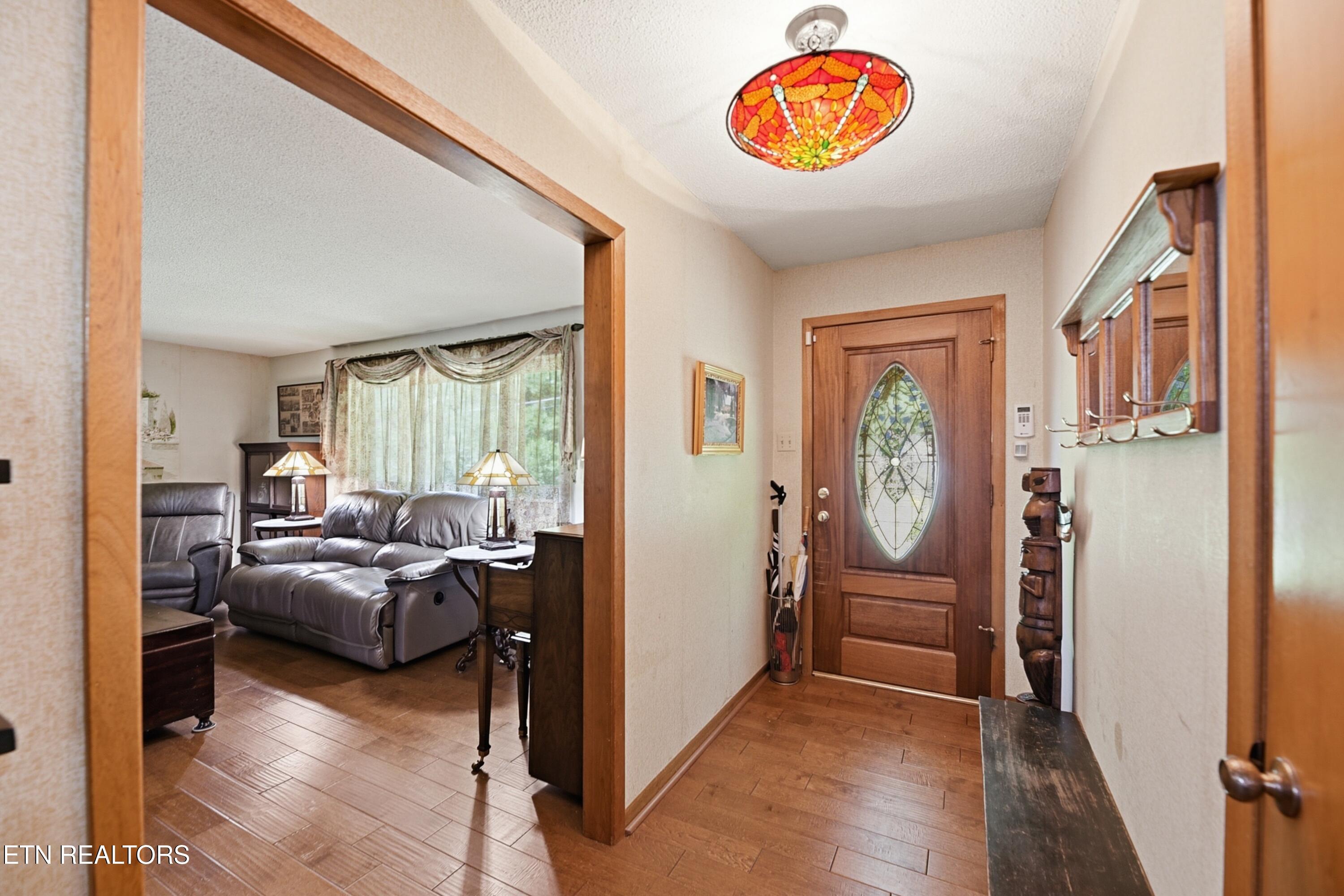 221 Sherwood Rd