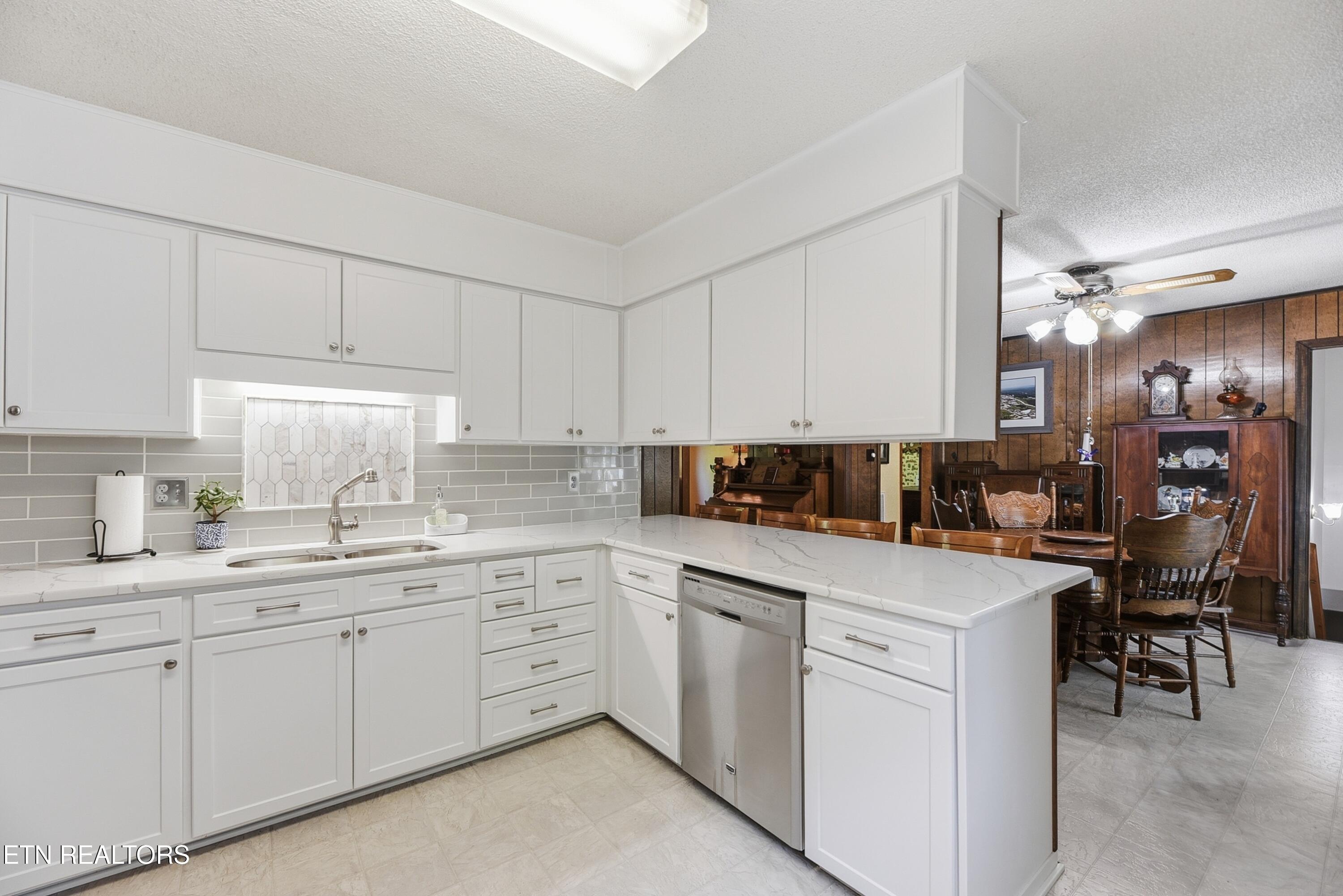 221 Sherwood Rd