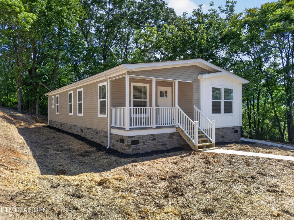 Photo of 300 Branner St, Morristown, TN 37814 (MLS # 1340736)