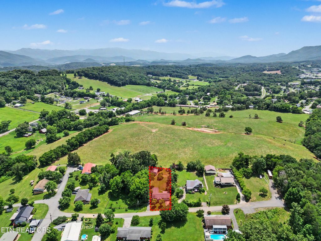 Photo of 515 Morrell St, Newport, TN 37821 (MLS # 1344845)