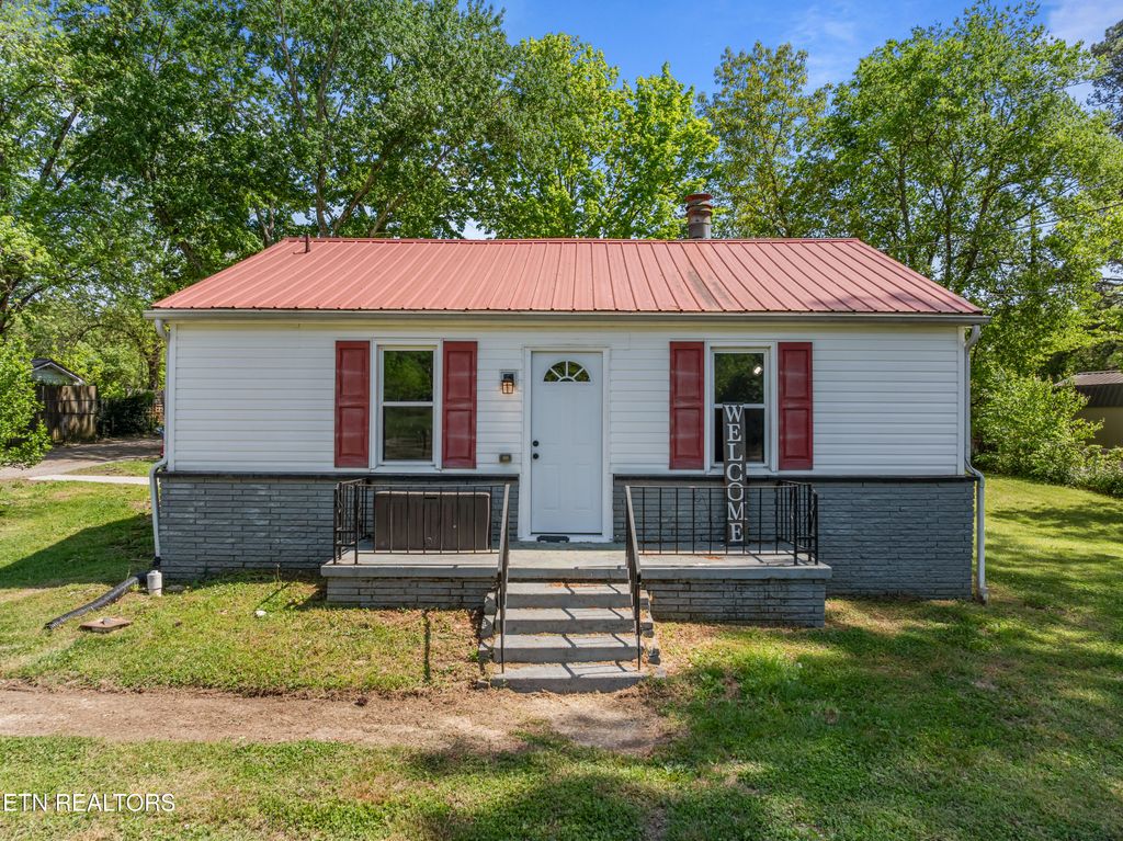 Photo of 8408 Ball Camp Pike, Knoxville, TN 37931 (MLS # 1337950)