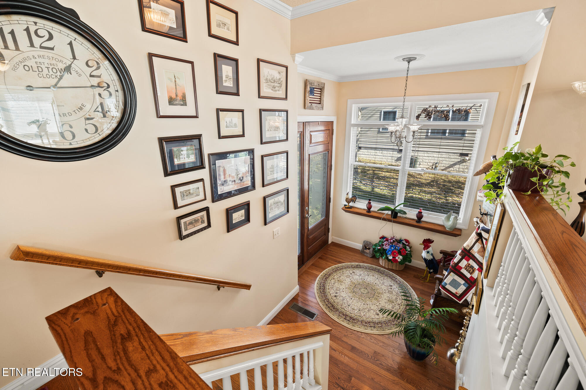 275 Hawthorn Loop