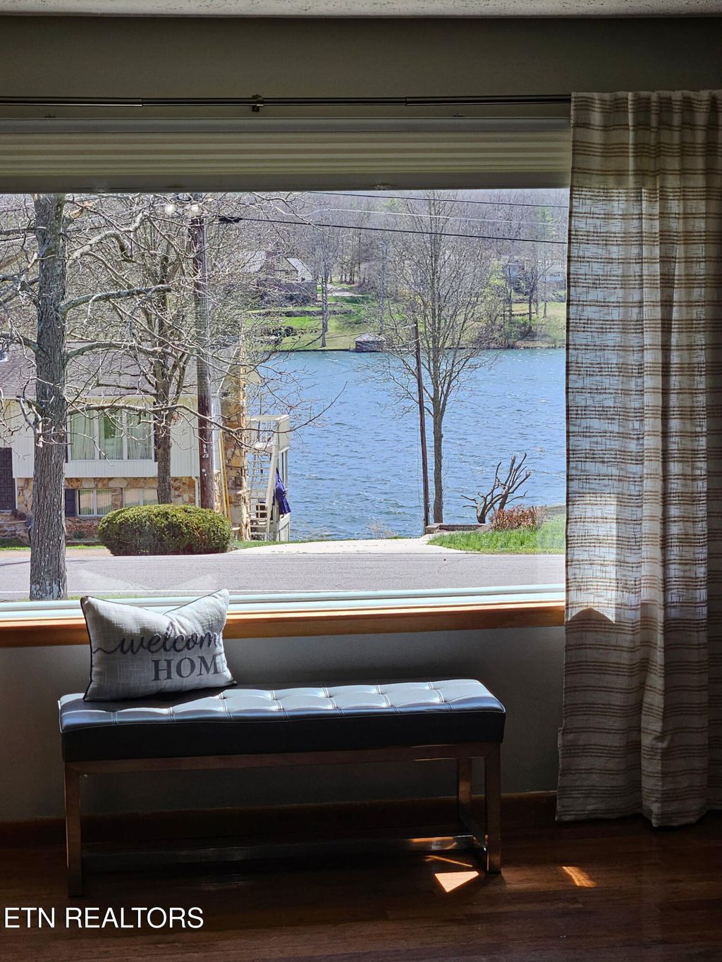 Photo of 83 Shoreline Drive, Crossville, TN 38555 (MLS # 1332811)