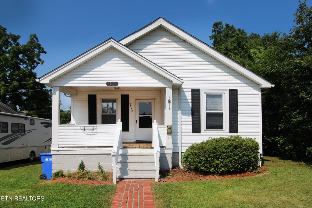 Photo of 1361 Dalton St, Alcoa, TN 37701 (MLS # 1306222)