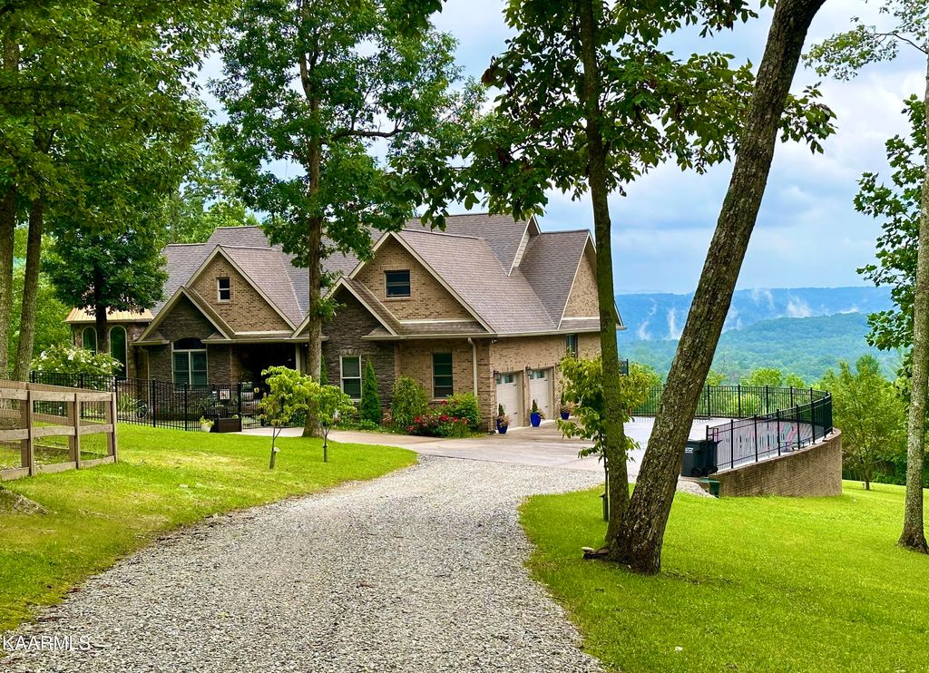 Photo of 166 Rocky Branch Loop, Huntsville, TN 37756 (MLS # 1236342)
