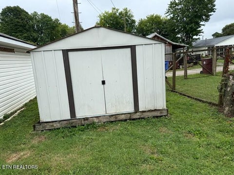 Tiny photo for 261 W Lincoln Rd, Alcoa, TN 37701 (MLS # 1350032)