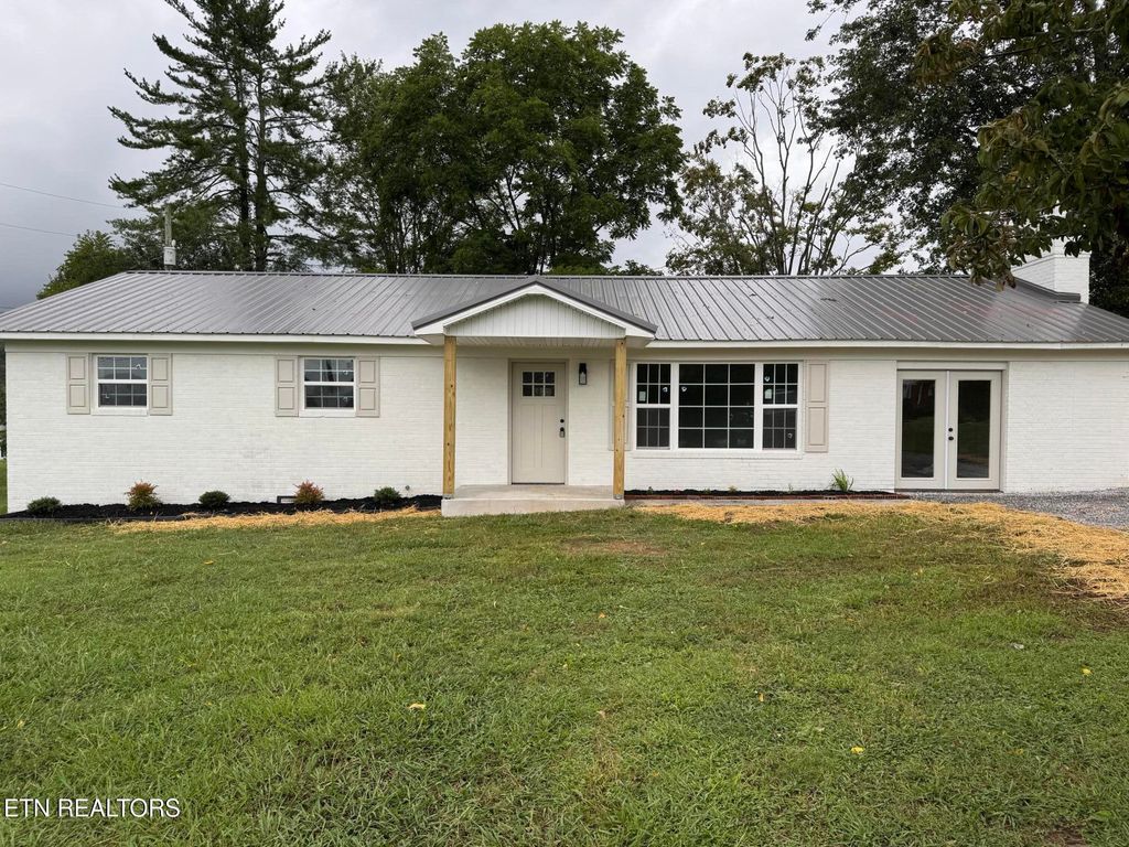 Photo of 203 Lakeview Circle, Bean Station, TN 37708 (MLS # 1314910)