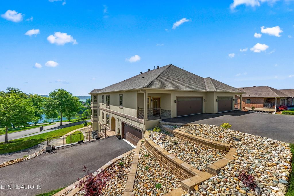 Photo of 2414 Grand View Court, Kingston, TN 37763 (MLS # 1291980)