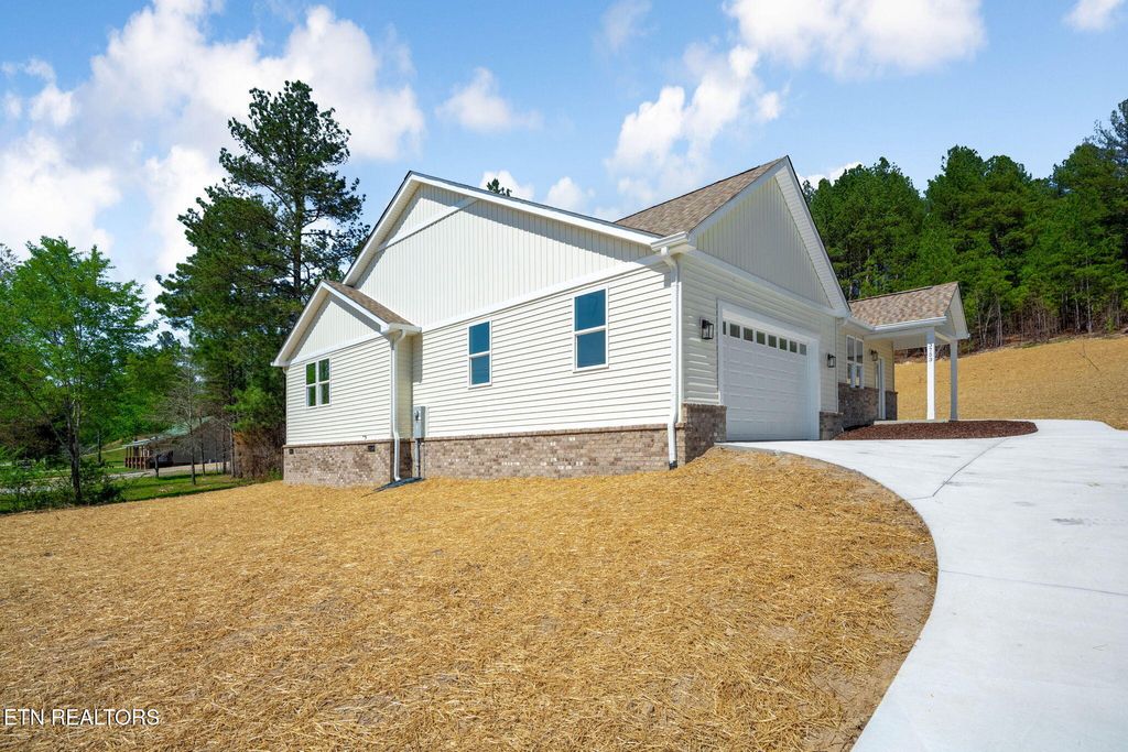 Photo of 3753 Blythes Ferry Rd, Dayton, TN 37321 (MLS # 1338862)