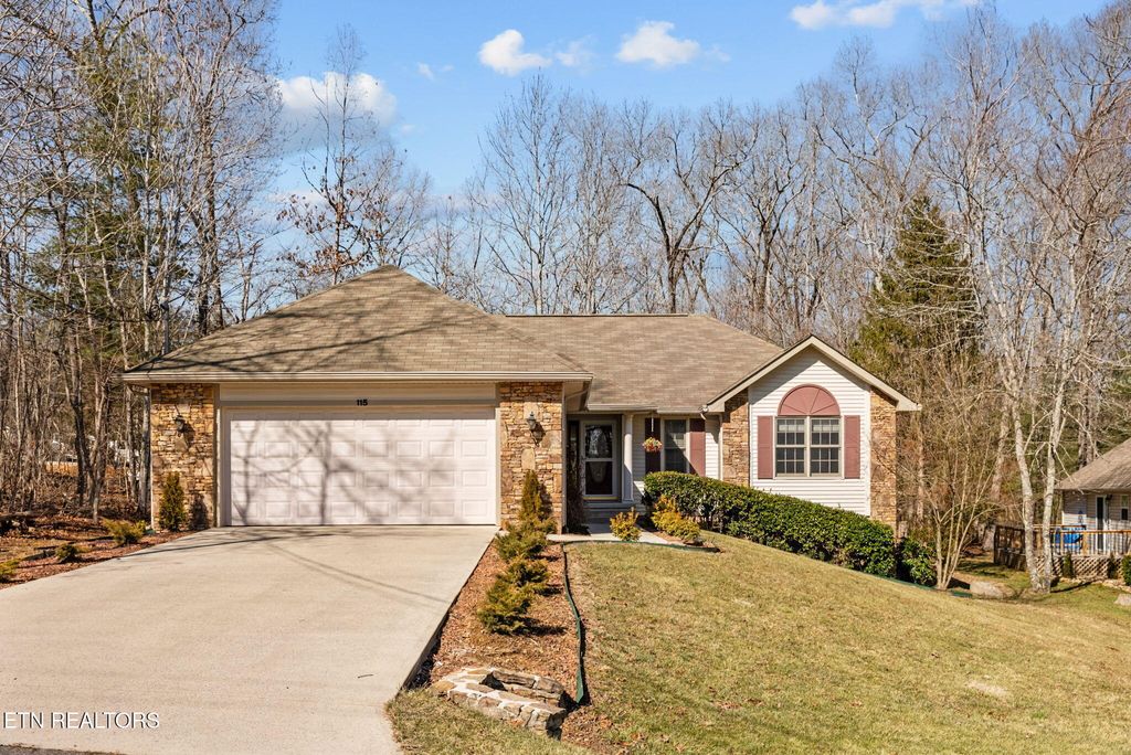 Photo of 115 Lafayette Point, Crossville, TN 38558 (MLS # 1328972)