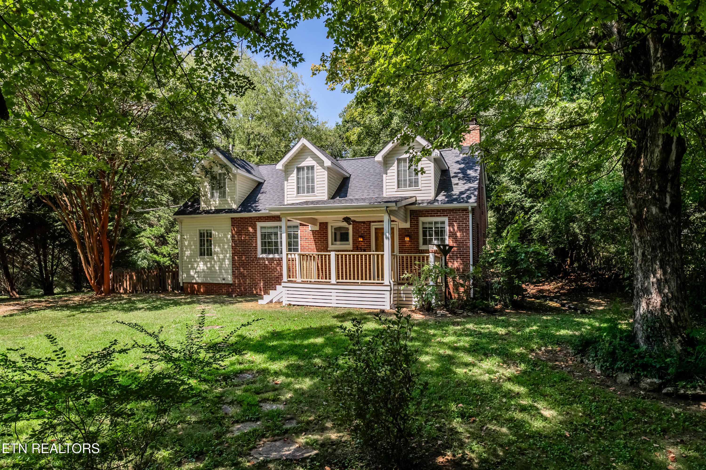 138 Crescent Rd