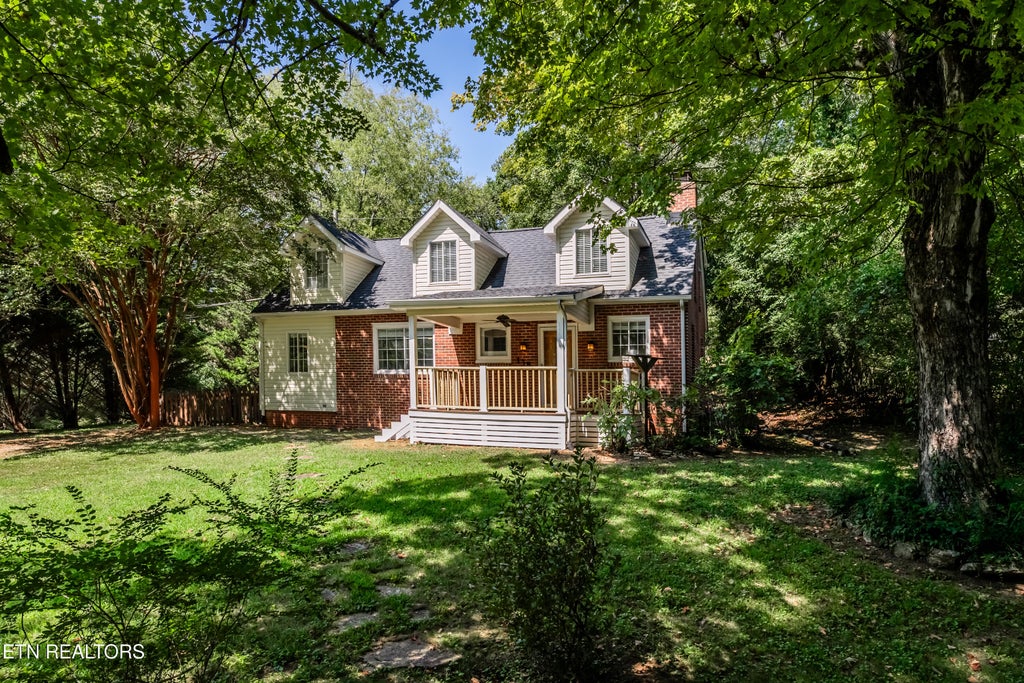 Photo of 138 Crescent Rd, Norris, TN 37828 (MLS # 1355128)