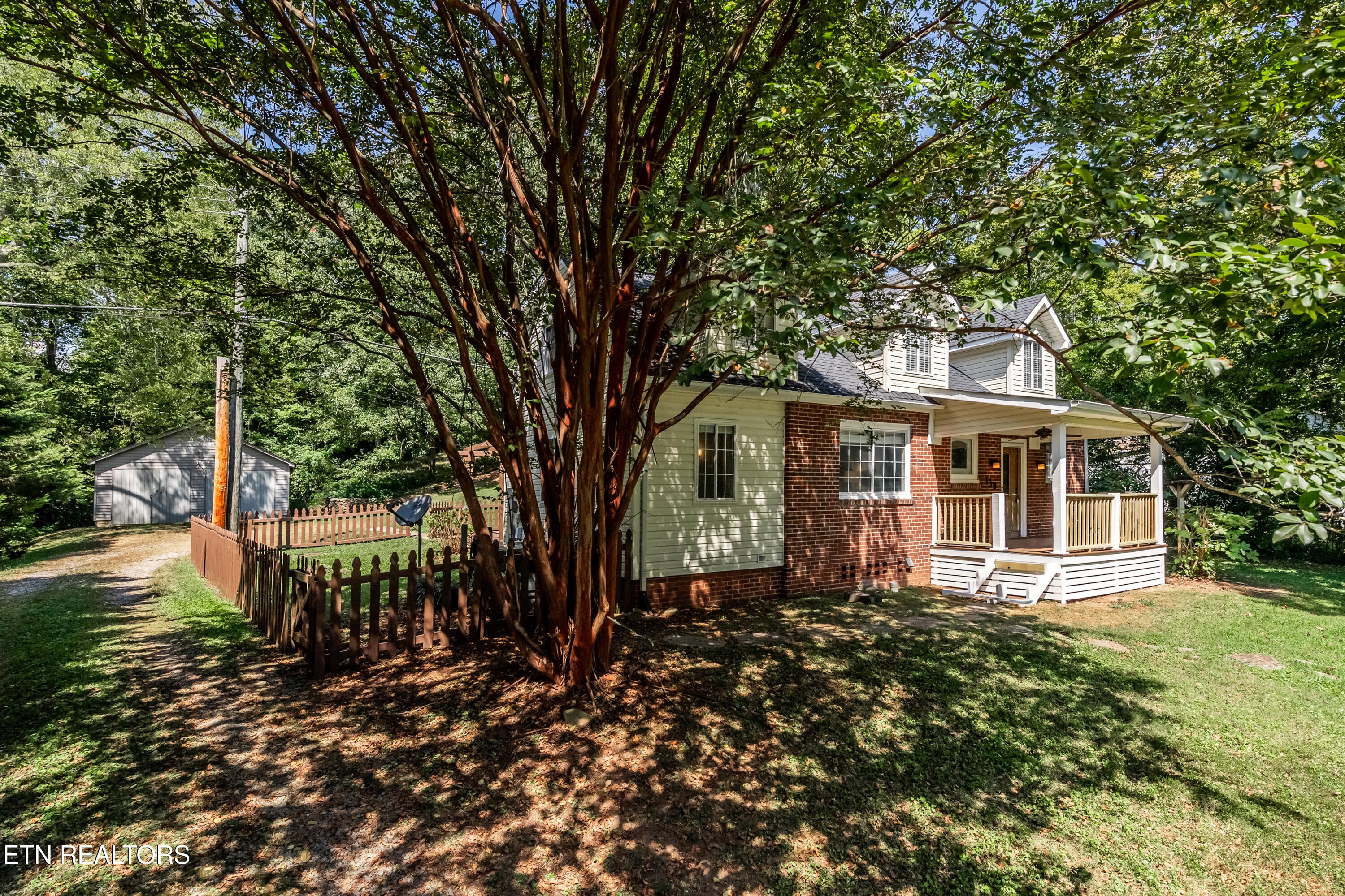 138 Crescent Rd