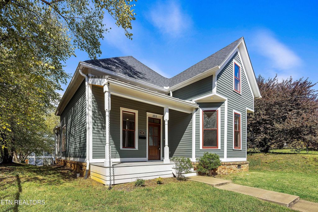 Photo of 1815 Highland Avenue Ave, Knoxville, TN 37916 (MLS # 1318075)