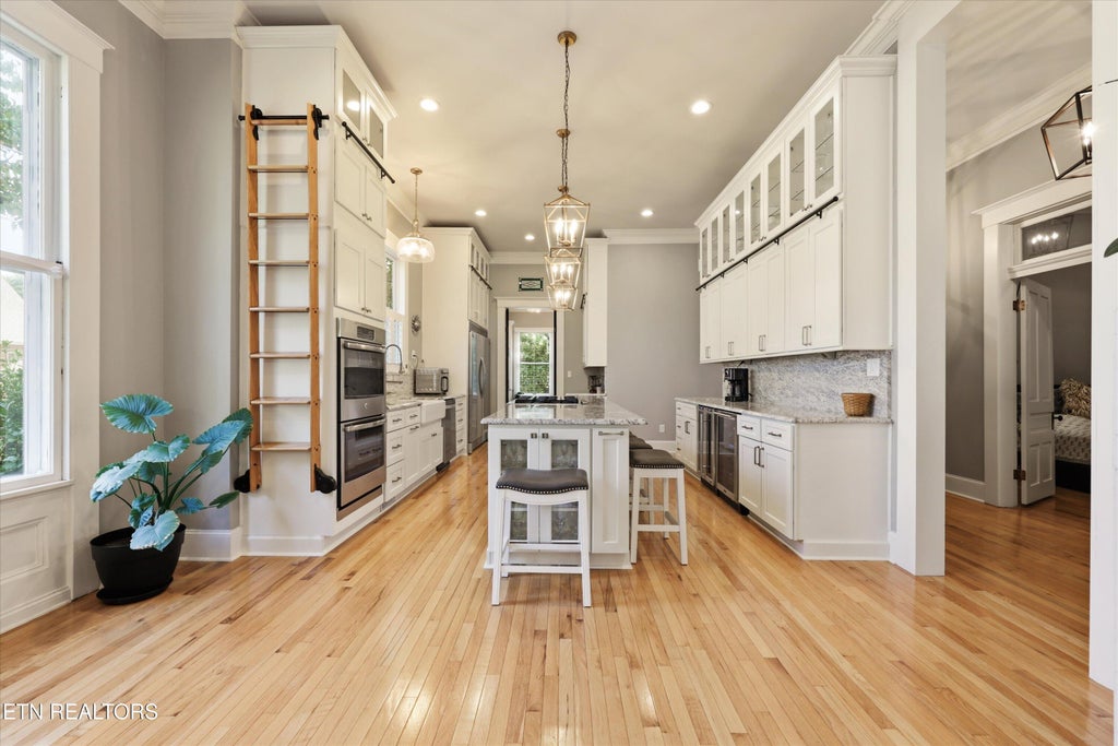 Photo of 602 Mayes Ave, Sweetwater, TN 37874 (MLS # 1353757)