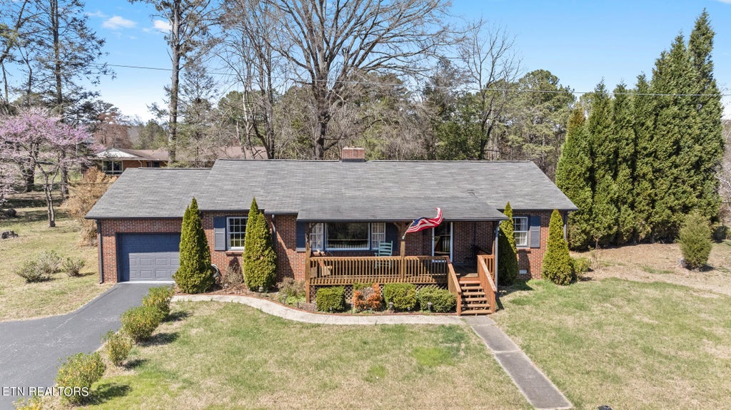 Photo of 747 Tennessee St, Spring City, TN 37381 (MLS # 1255642)