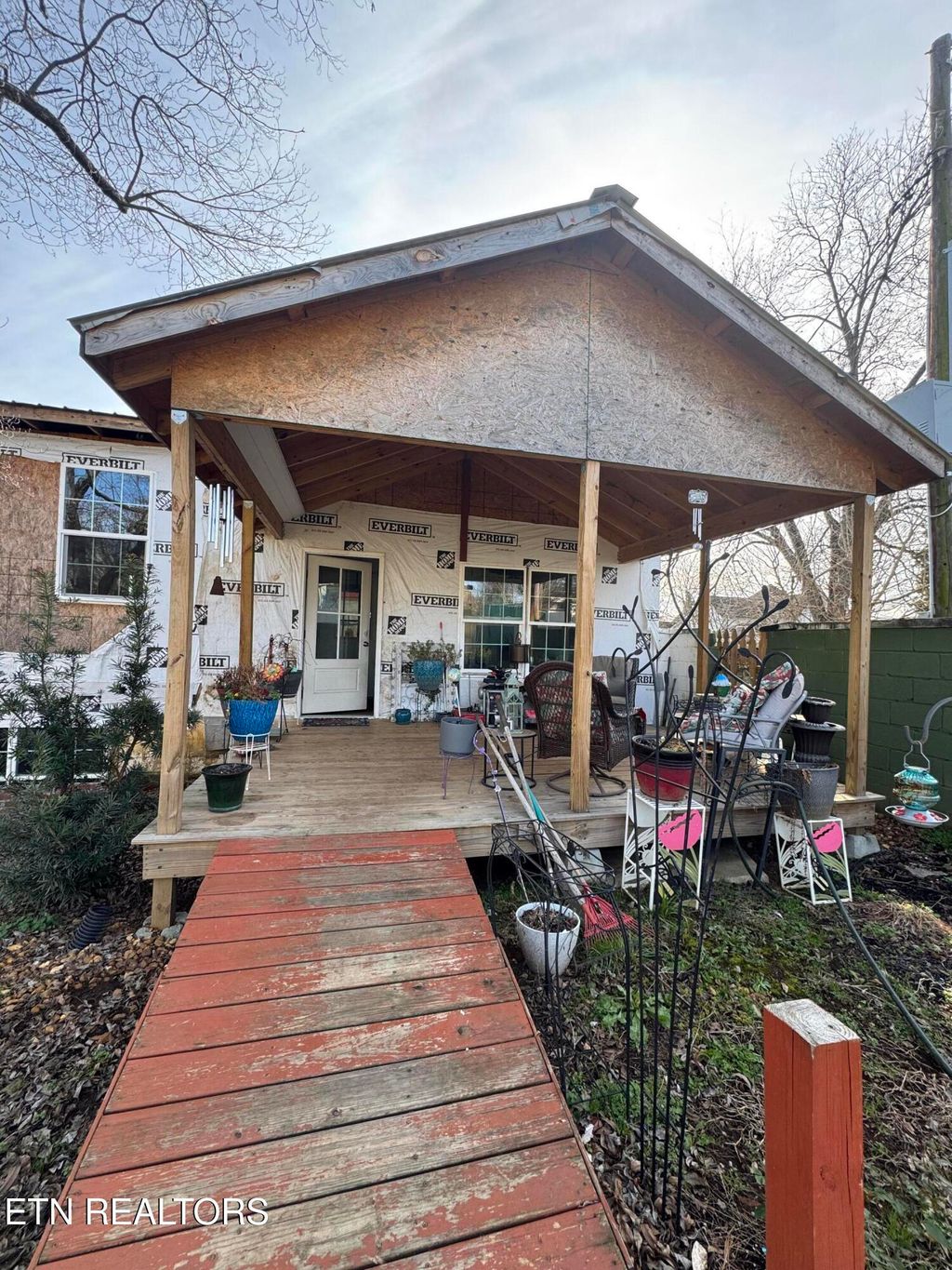 Photo of 201 W Fourth Ave, Lenoir City, TN 37771 (MLS # 1327594)