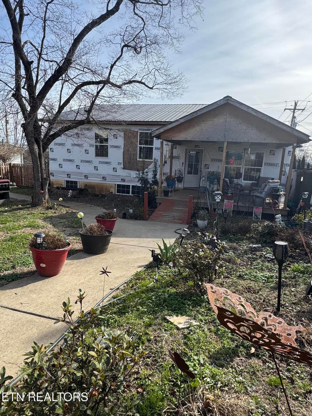 Photo of 201 W Fourth Ave, Lenoir City, TN 37771 (MLS # 1327594)