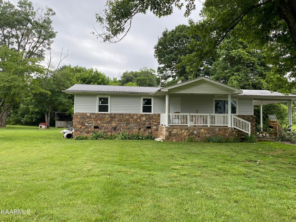 Photo of 1608 Essary Street St, Tazewell, TN 37879 (MLS # 1232288)