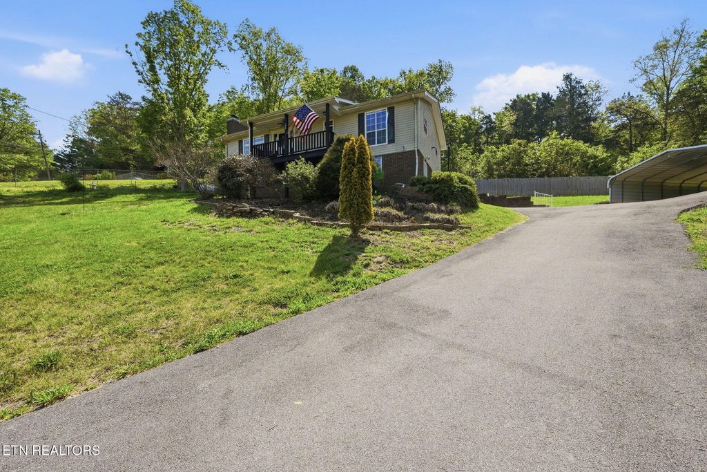 Photo of 124 Walnut Drive, Rogersville, TN 37857 (MLS # 1339048)