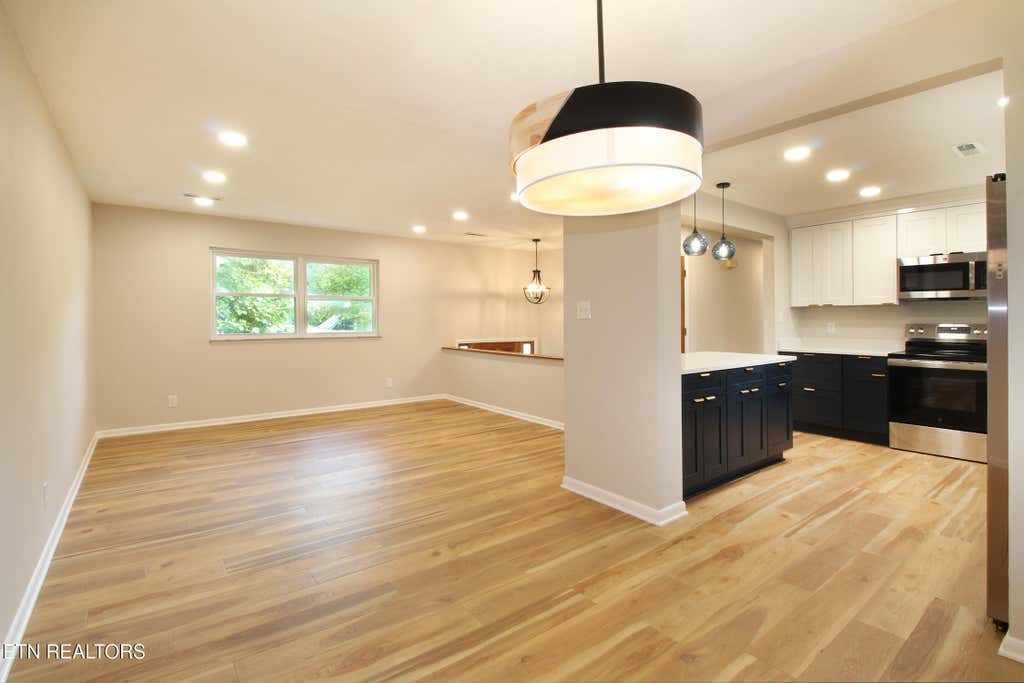 Photo of 7604 SW Kingsbury Drive, Knoxville, TN 37919 (MLS # 1348119)