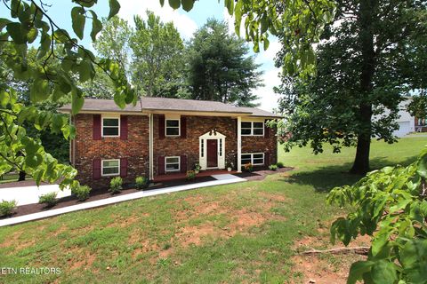 Photo of 7604 SW Kingsbury Drive, Knoxville, TN 37919 (MLS # 1348119)