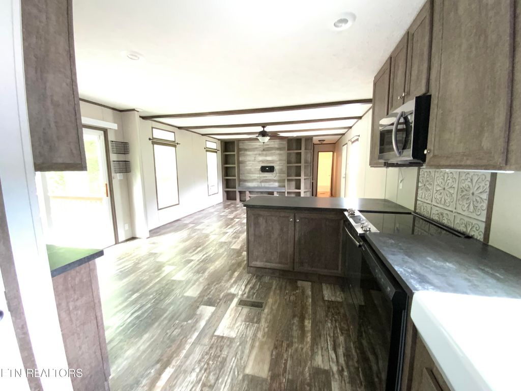 Photo of 271 Skyline Drive, Harriman, TN 37748 (MLS # 1299909)